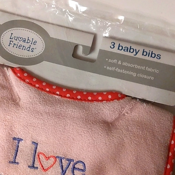 NWT Luvable Friends by HUDSON "I love Grandma" 3 pack Bibs - Picture 3 of 4
